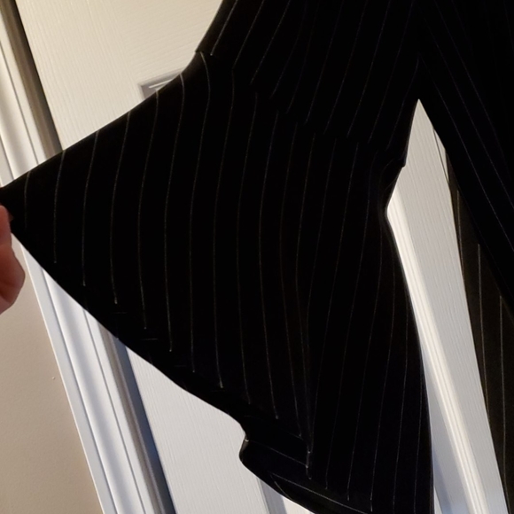 Suit - Picture 3 of 4